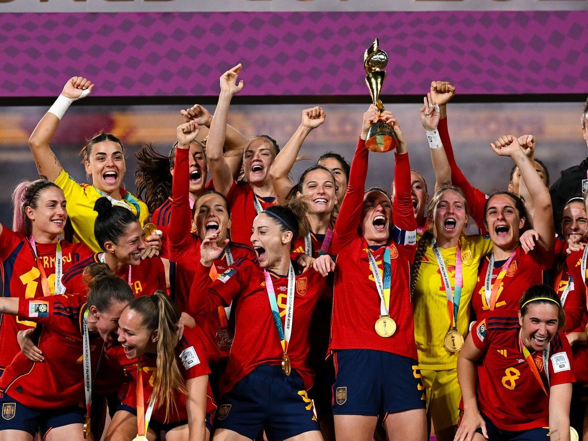 Foto: Las jugadoras celebrando su victoria en la final del Mundial (EFE/Dean Lewins)
