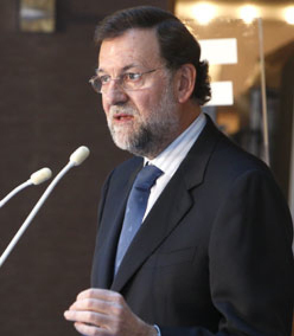 Foto: Rajoy "respeta y acata" la sanción impuesta a Cobo y Costa