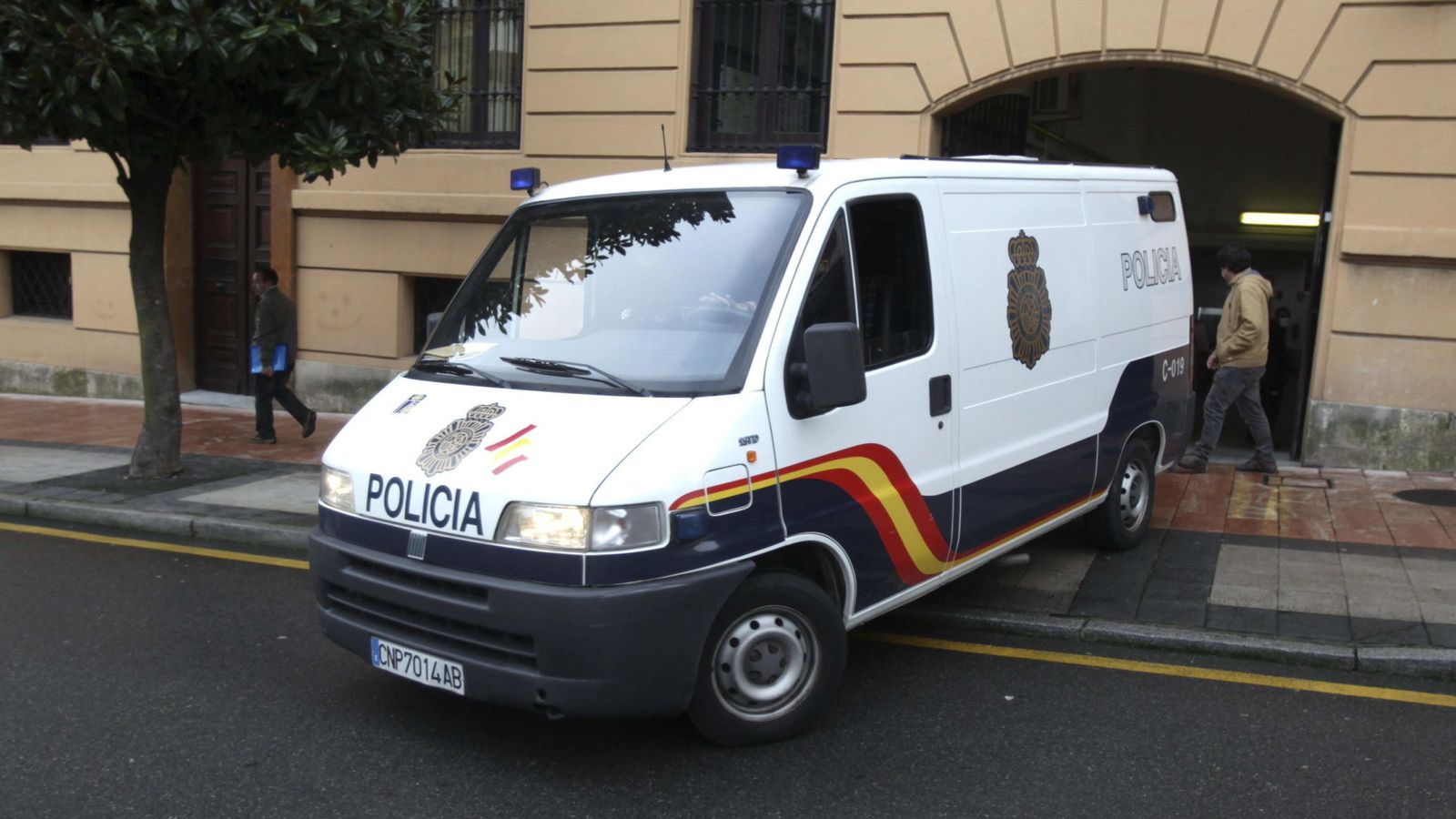 Foto: Imagen de archivo de uno de los furgones de la Policía Nacional (EFE)