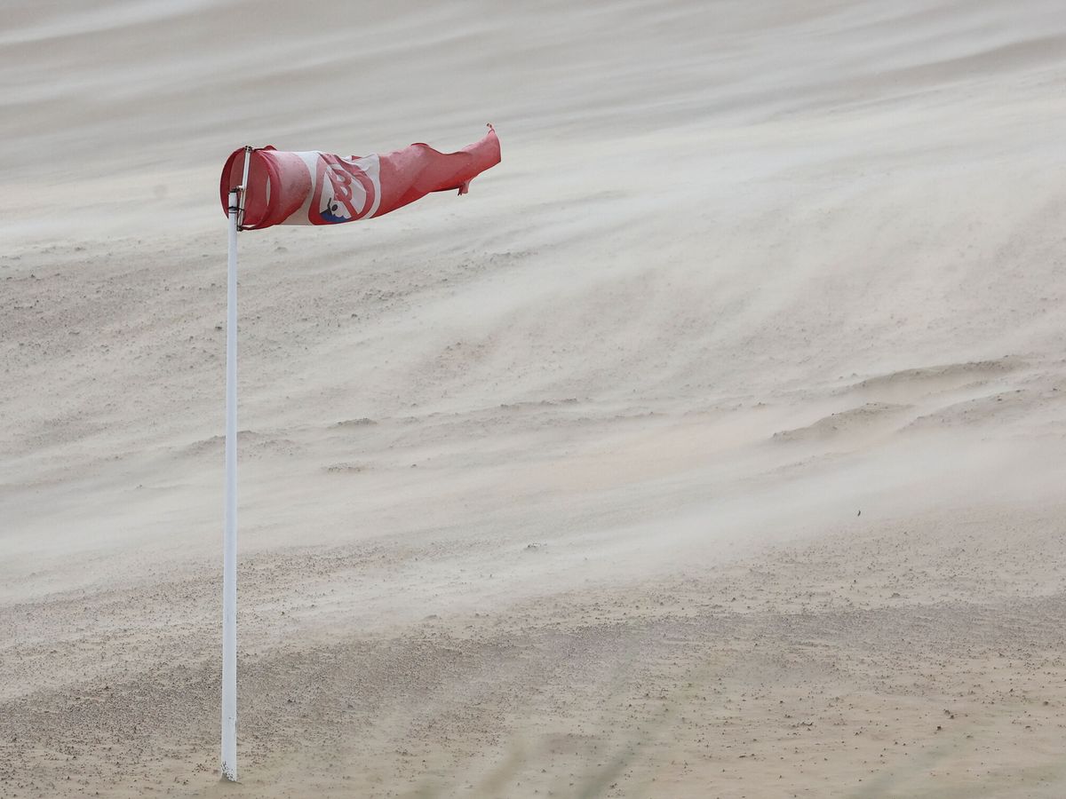 Foto: Esta es la zona de España que se ha llevado el récord a la racha de viento más fuerte por la borrasca (Reuters/Yves Herman)