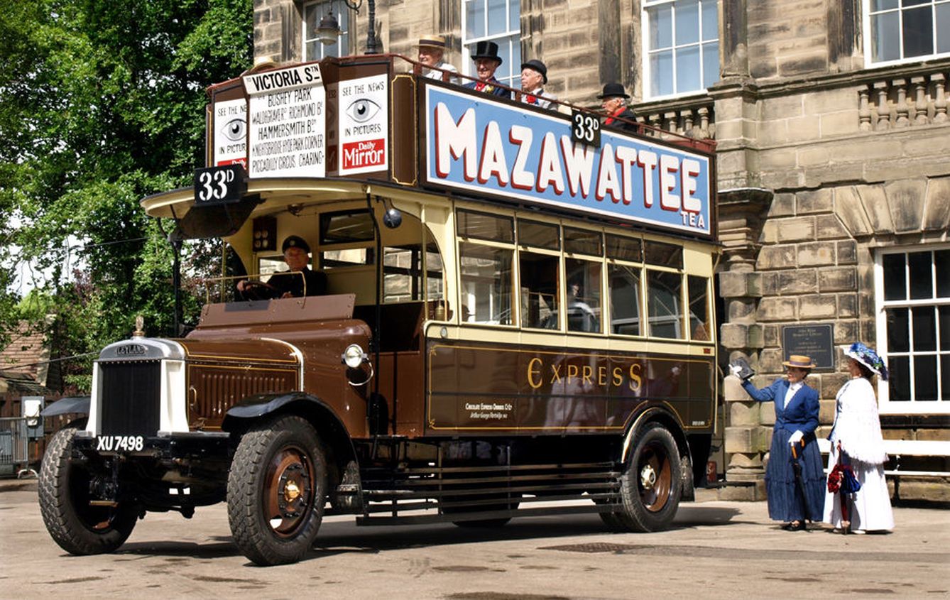 Uno de los chocolateados autobuses de Chocolate Express, operador pirata recordado por la eficacia de su servicio. (Museo del Autobús de Londres)