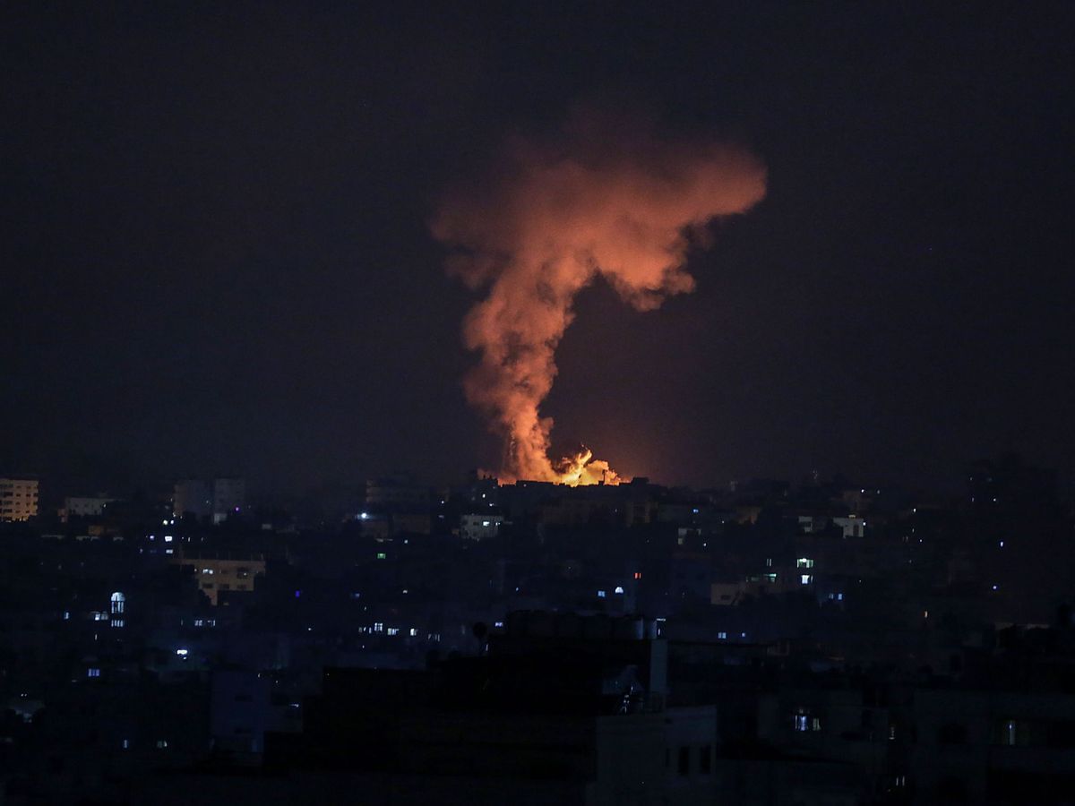 Foto: Bombardeos israelíes en el norte de Gaza. (Reuters)