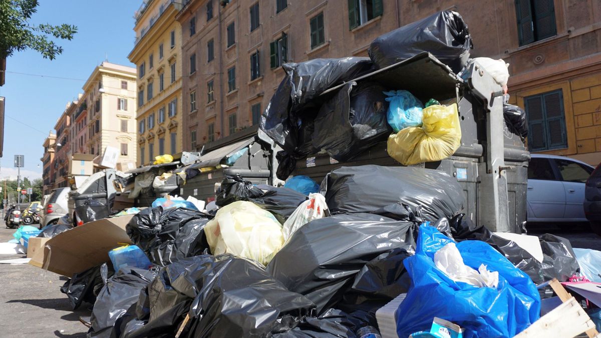 Una bolsa de basura ardiendo: todo lo que nos va a pasar ya ha ocurrido en Italia