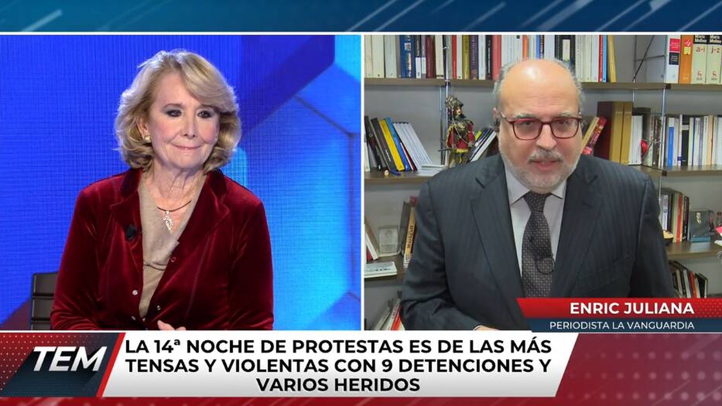 Esperanza Aguirre y el periodista Enric Juliana en 'Todo es mentira'. (Mediaset)