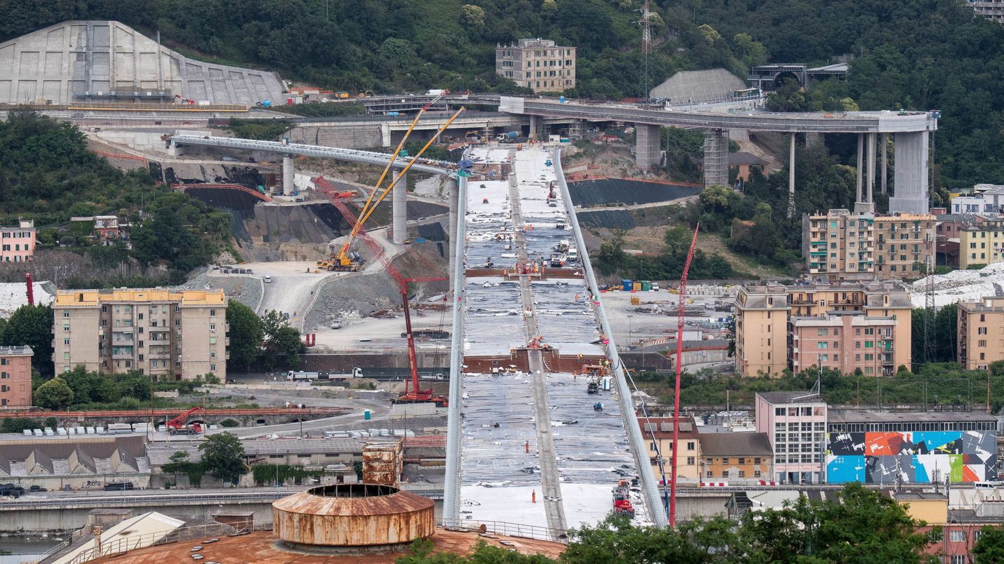 El nuevo puente sobre Génova. (EFE)