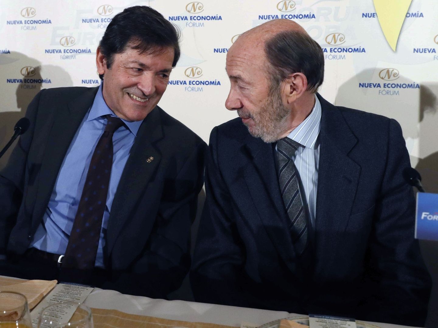 El presidente de Asturias, Javier Fernández, y Alfredo Pérez Rubalcaba, el pasado 23 de enero. (EFE)
