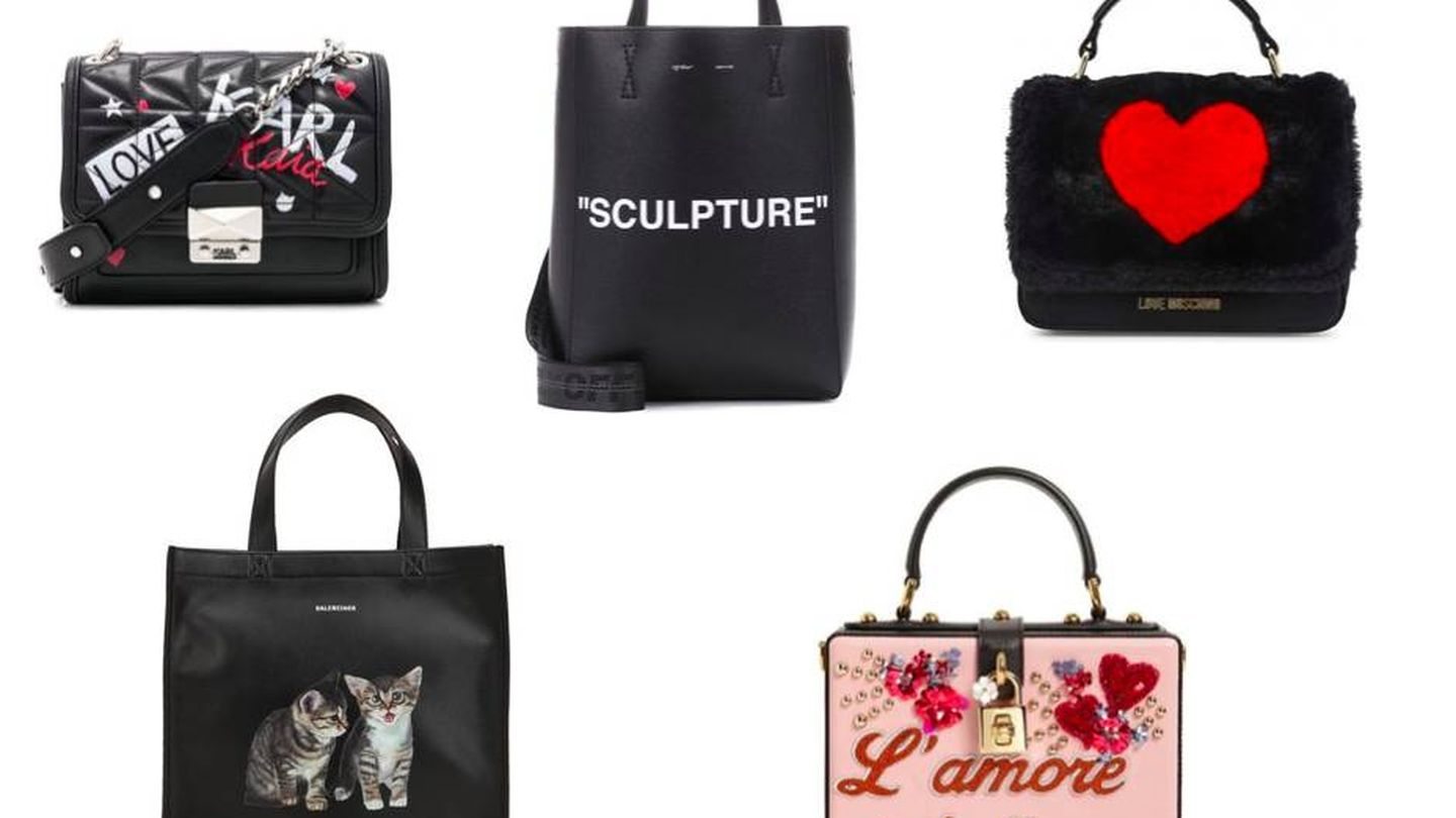Con grafiti de Revolve (419,98 €), shopping-bag de Off-White (675 €), con corazón de Moschino (180 €), maxi con gatos de Balenciaga (1.250 €) y doctor bag de Dolce & Gabbana (1.950 €).