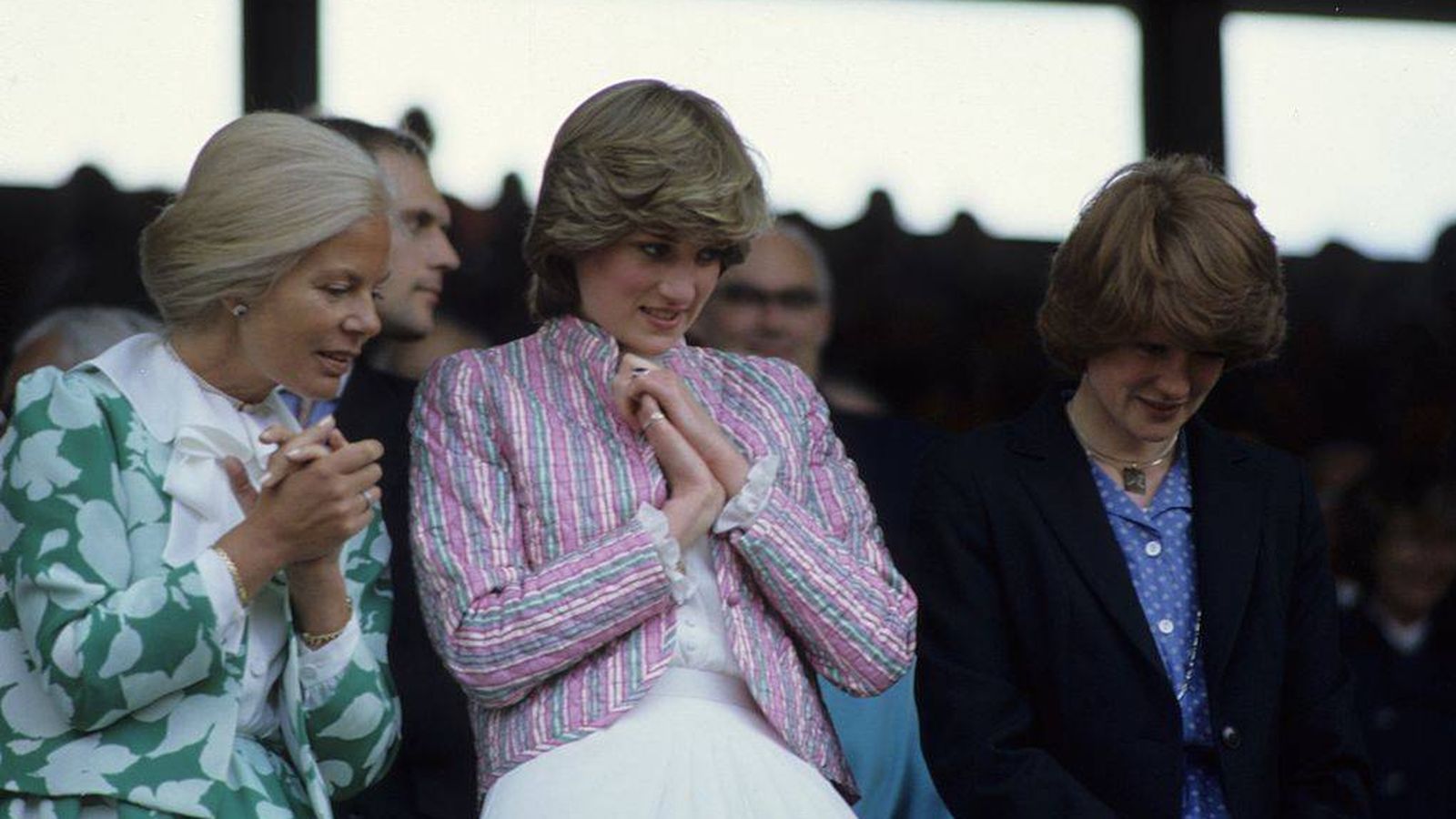 Foto: La duquesa de Kent y Lady Di en Wimbledon en el año 1981. (Getty)