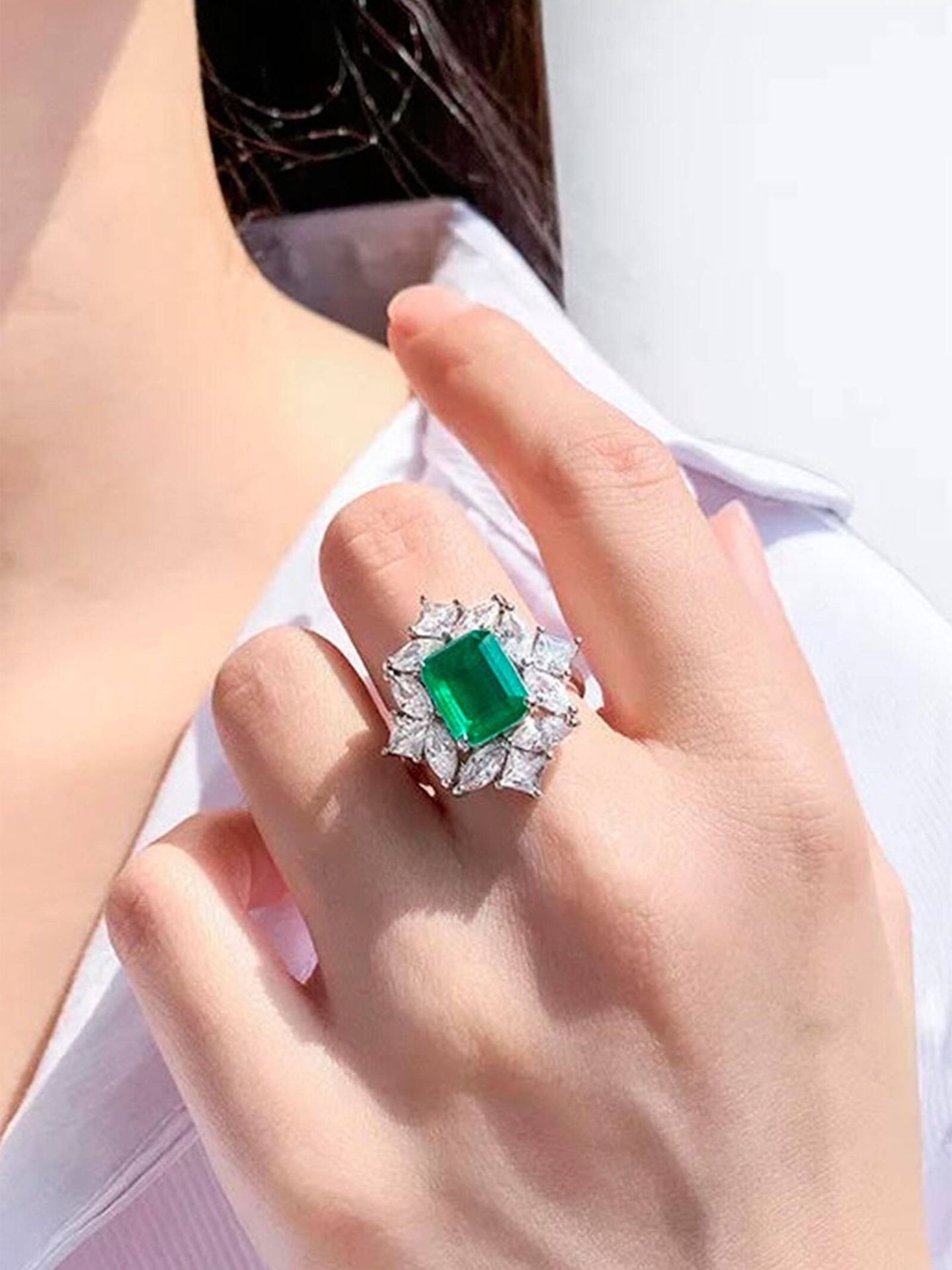 La esmeralda es una de las piedras más utilizadas para los anillos de compromiso. (Fetiche Suances - Cortesía)