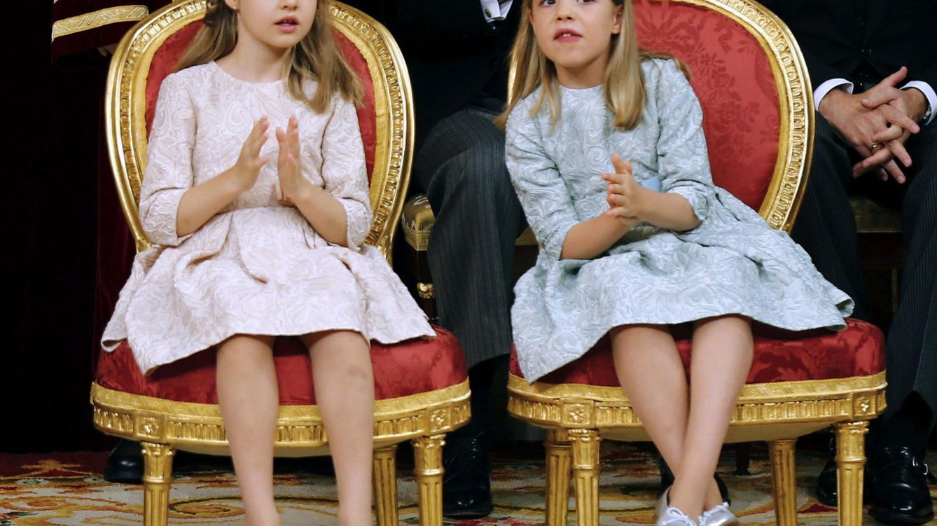 Foto: Leonor y su hermana Sofía en la proclamación de Felipe VI (Gtres)