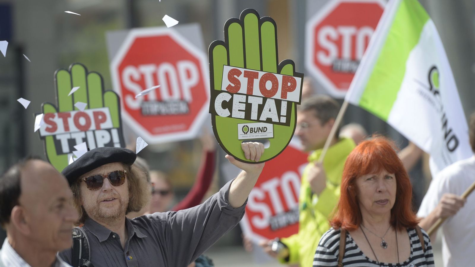 Foto: Protestas en Berlín contra el Tratado de Libre Comercio entre EEUU y la UE. (EFE)