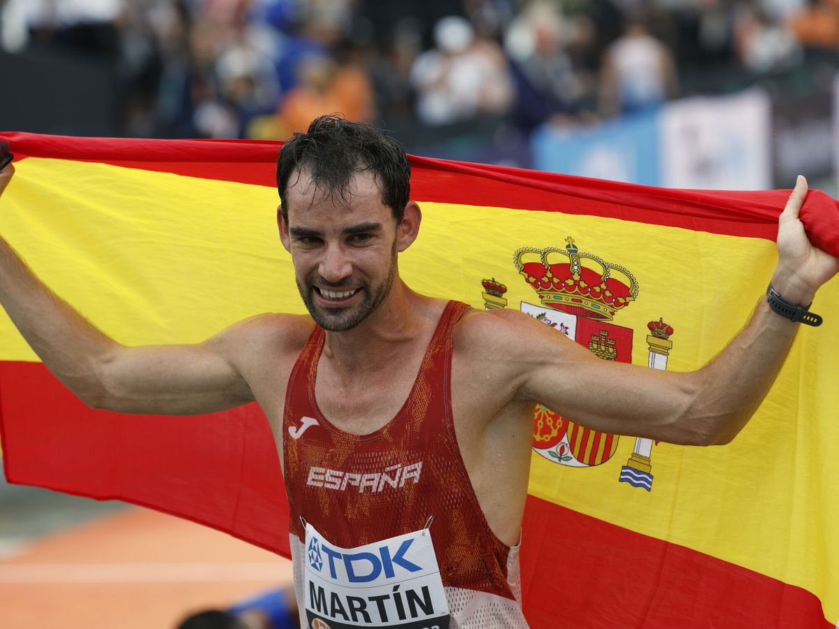 Foto: Álvaro Martín se ha proclamado campeón del mundo de 20 kilómetros marcha. (EFE/Javier Etxezarreta)