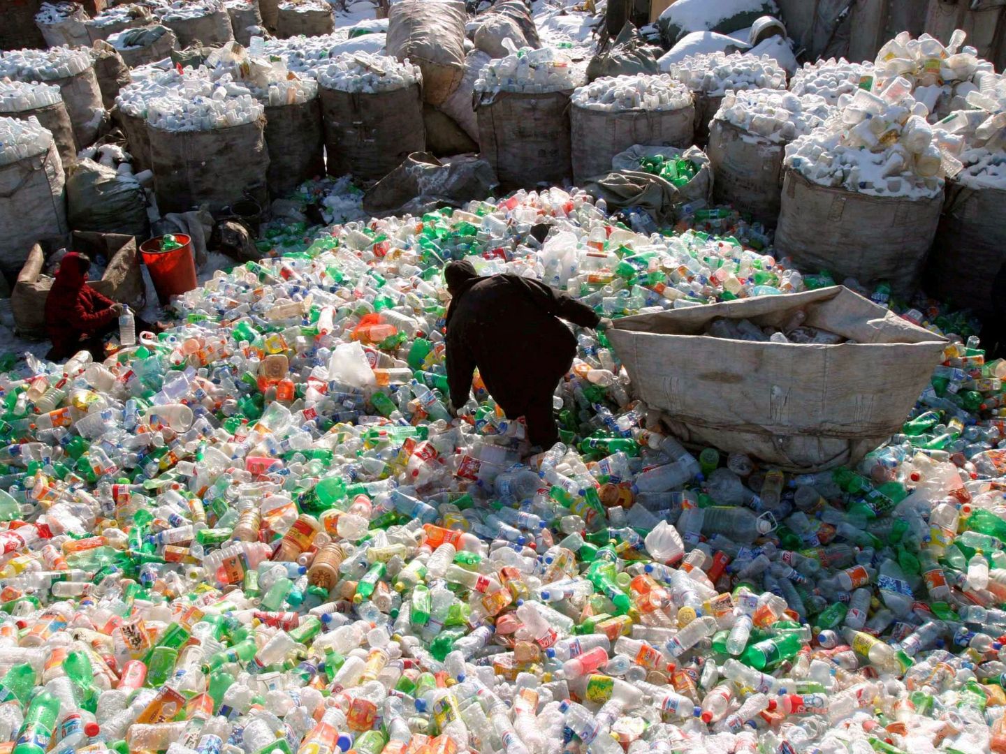Planta de plásticos en China. (EFE)