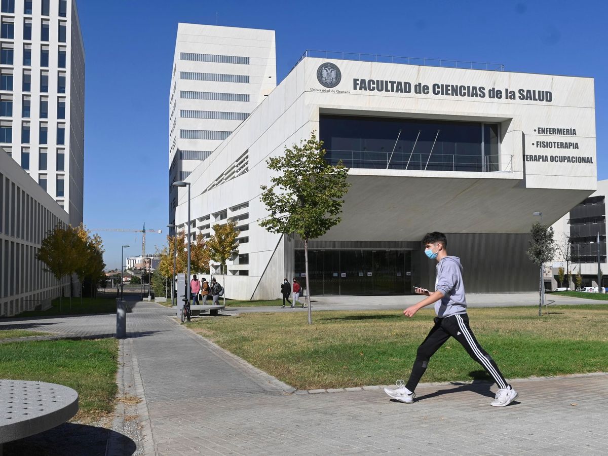 Foto: Facultad de Ciencias de la Salud de Granada. (EFE/Miguel Ángel Molina)