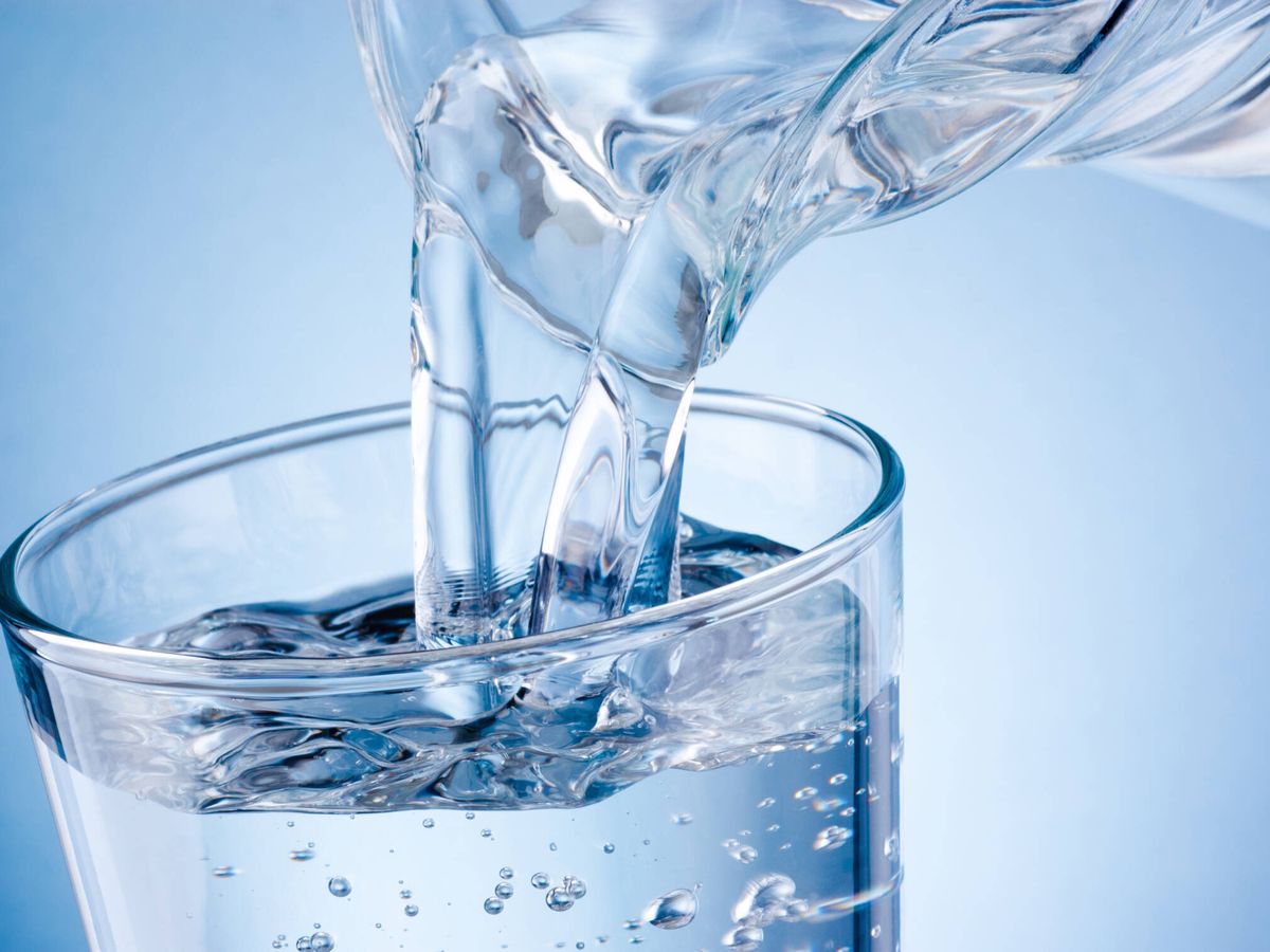 Foto: Beber 2 litros de agua al día, 8 vasos en total, era la norma para mantenernos sanos