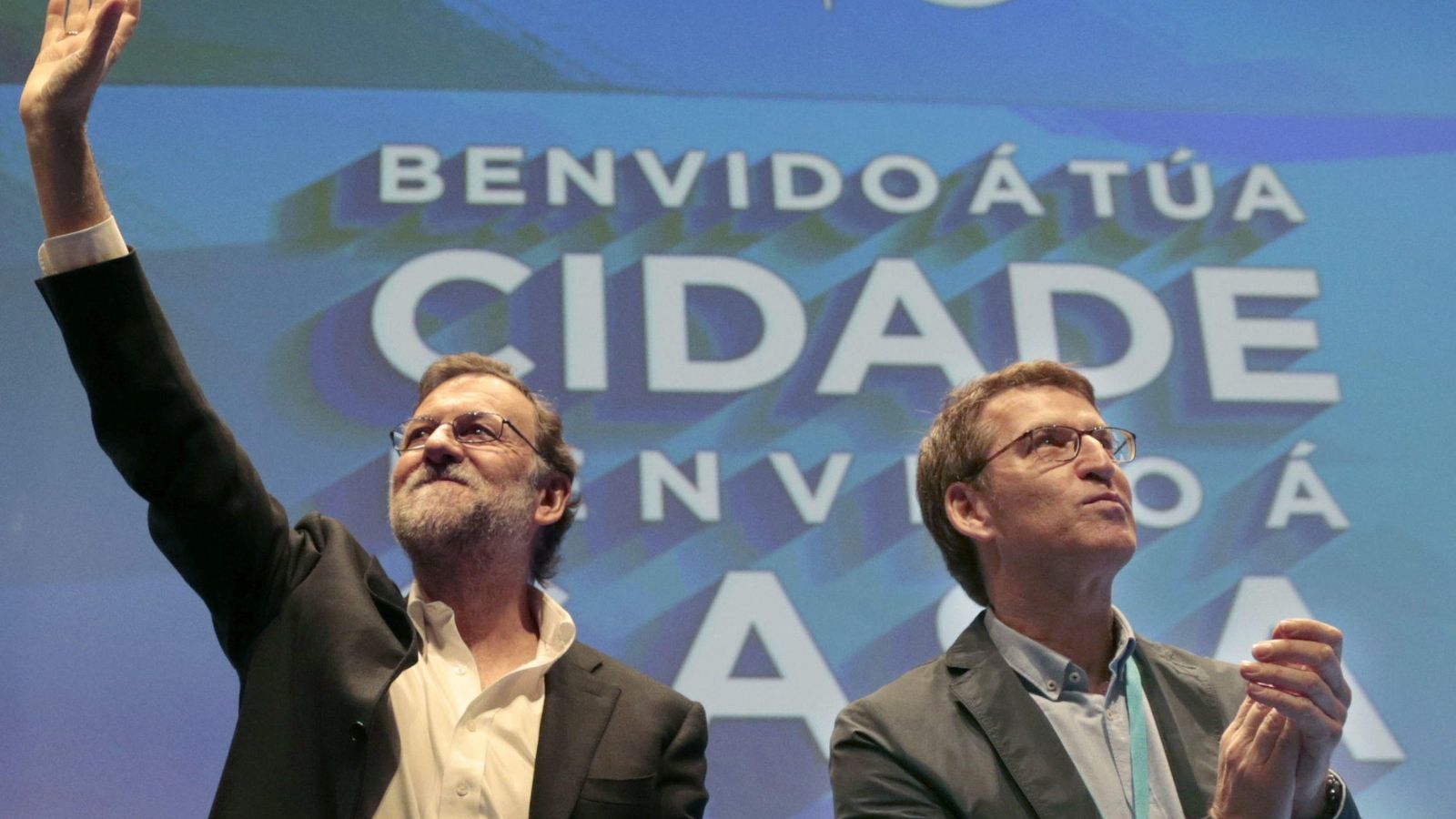 Foto: Rajoy y Feijóo en el congreso provincial del PP gallego en Pontevedra. (EFE)