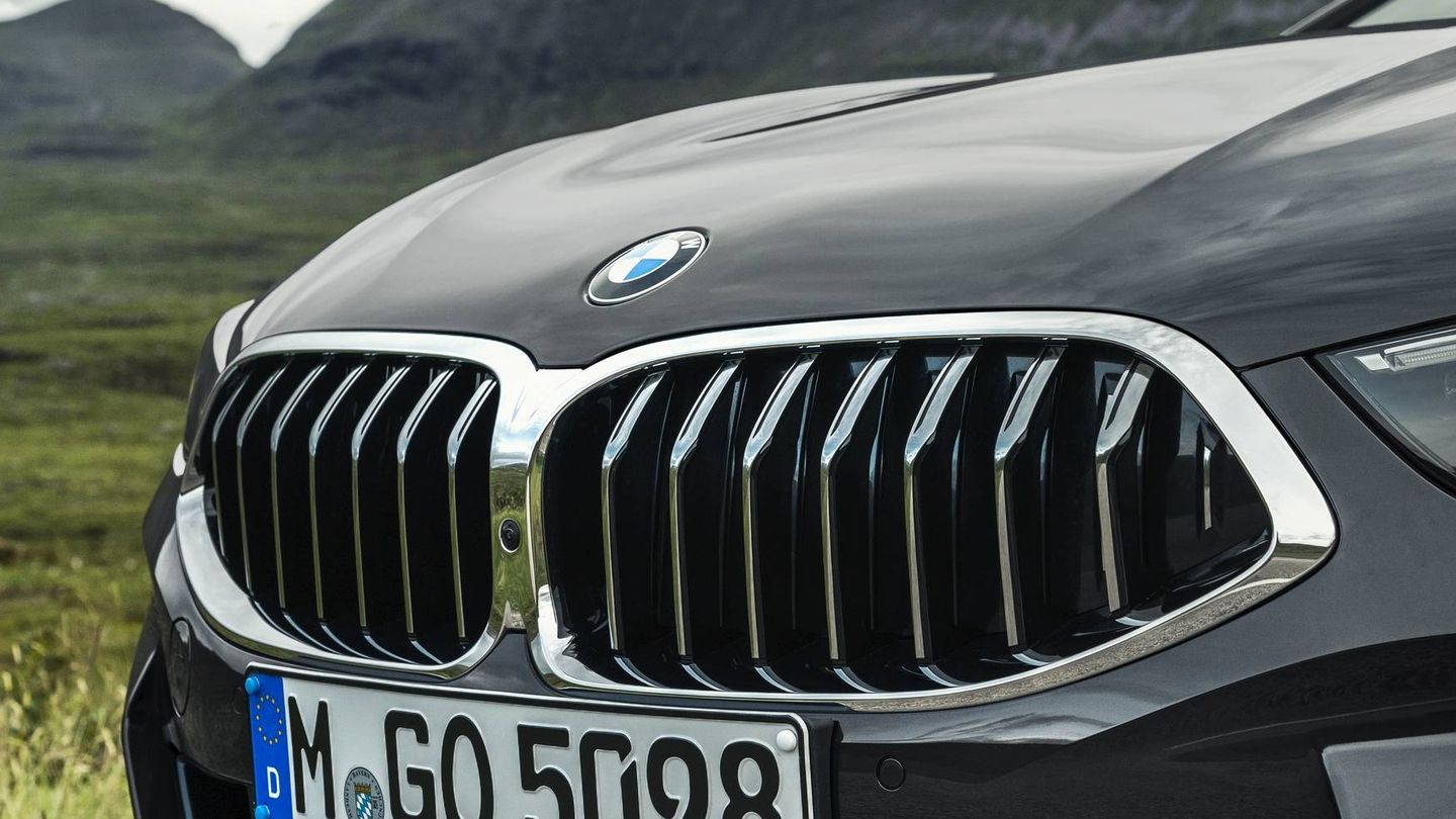 Los clásicos riñones de BMW son muy afilados. 