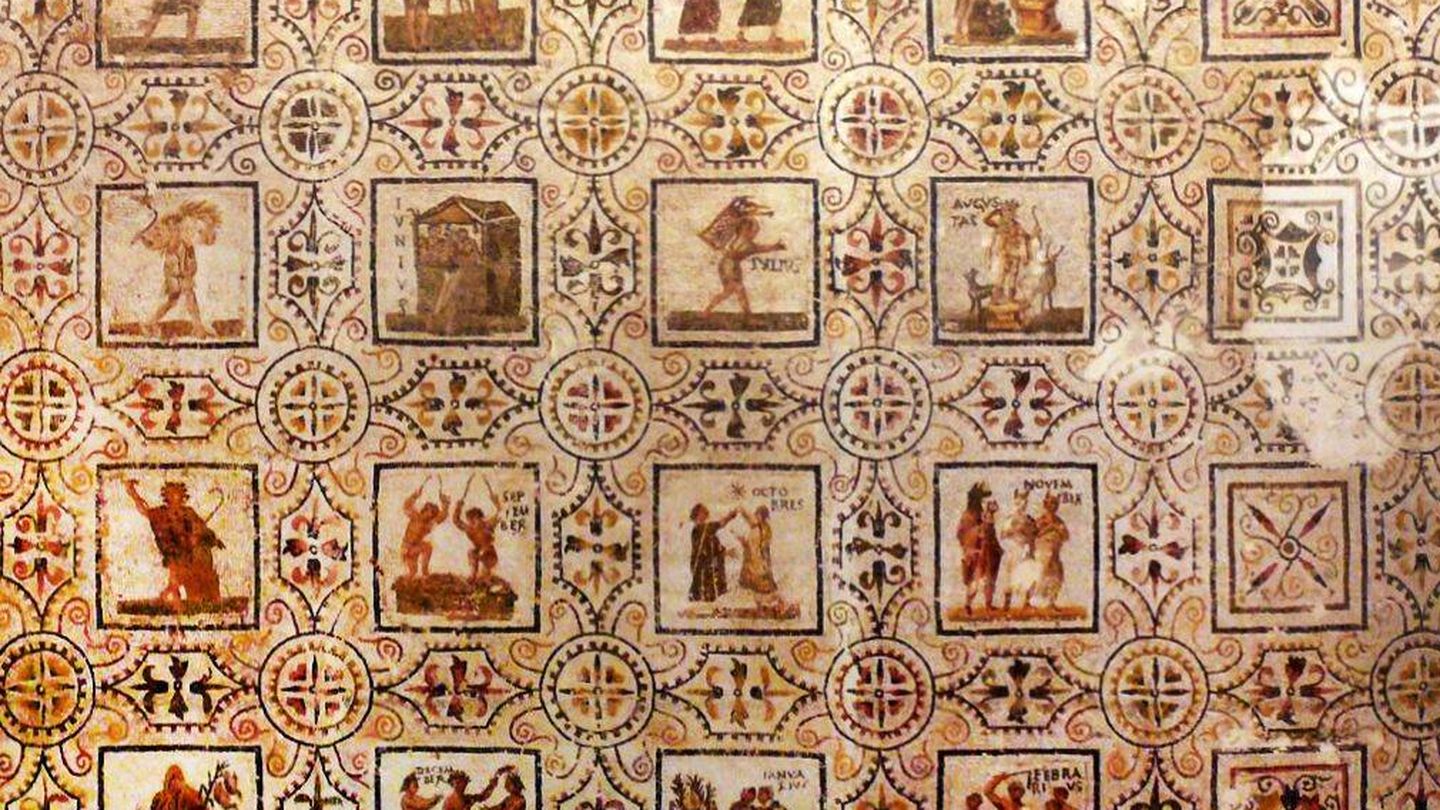 Calendario romano en mosaico.
