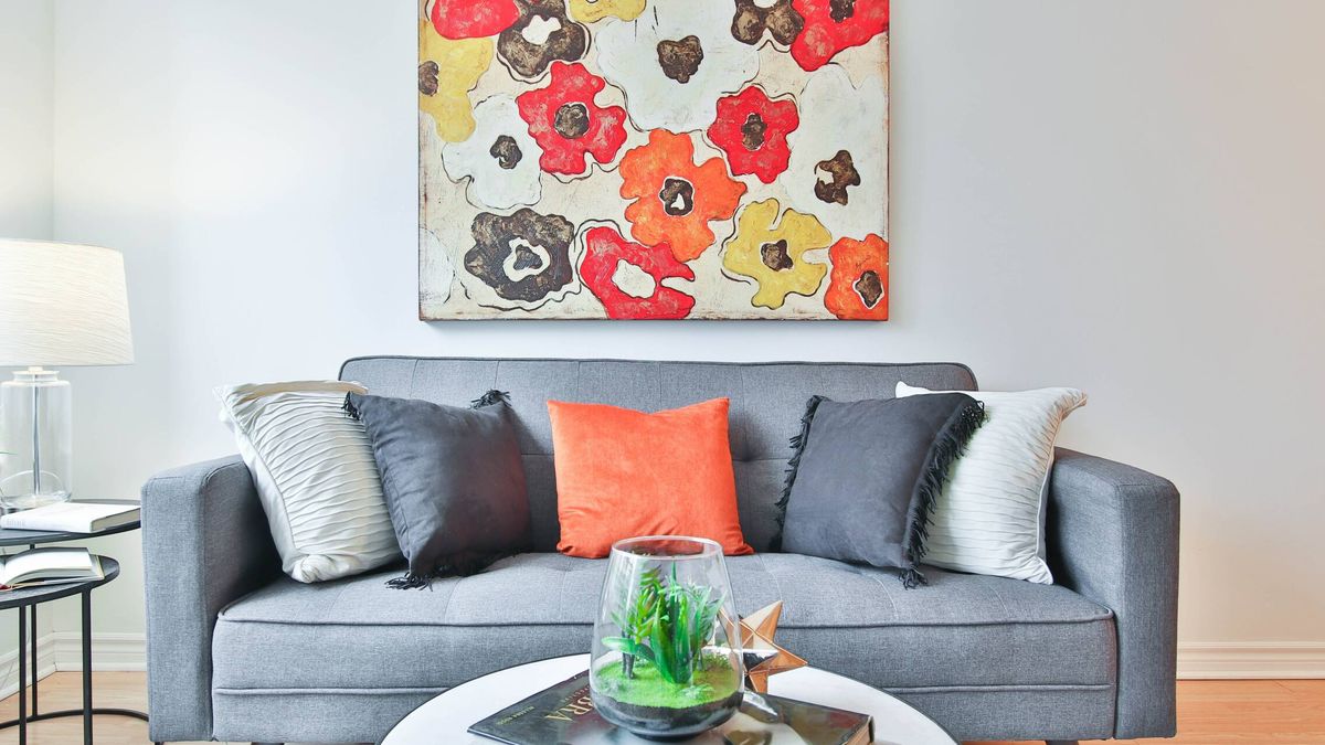Qué sofá es mejor para decorar un salón pequeño
