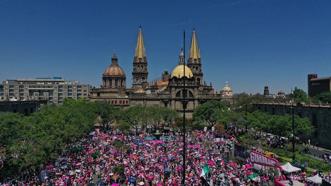 Foto de La 'Marea Rosa' en Guadalajara (México)