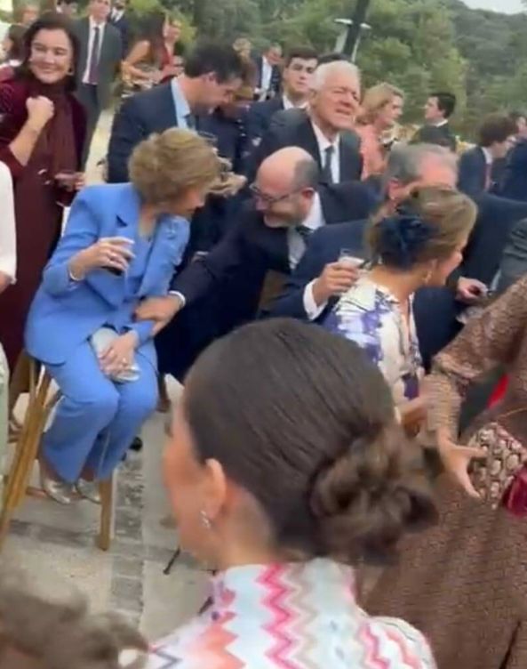 La reina Sofía, en la boda de Almeida. (Cortesía)