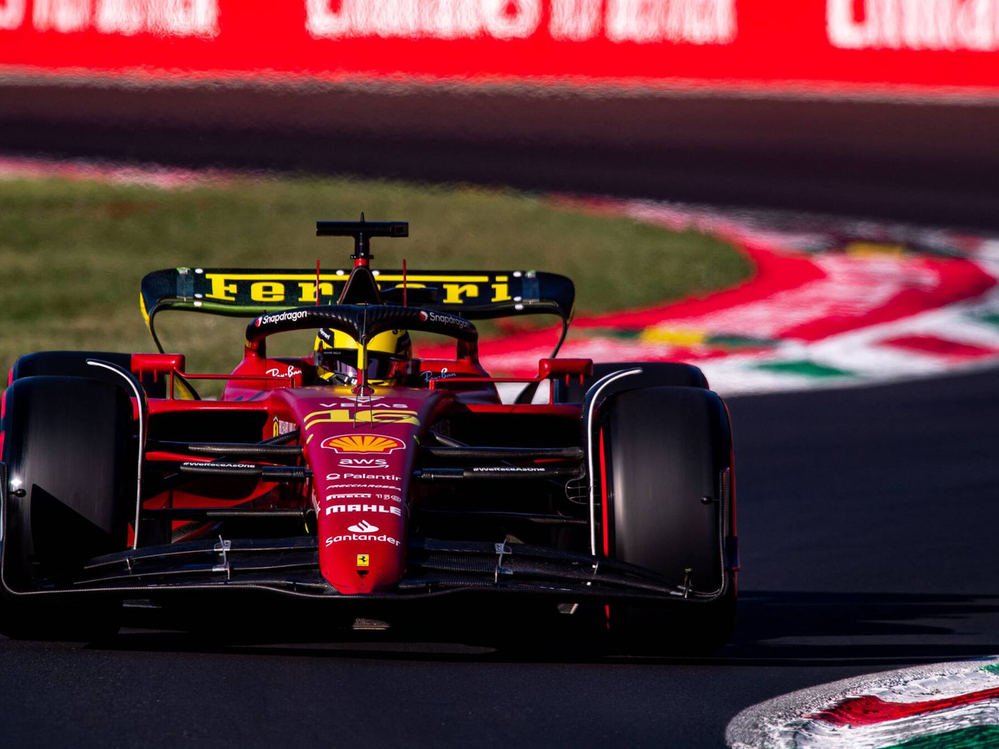 Leclerc reconocía mejor ritmo de carrera que a una vuelta. (Scuderia Ferrari F1)