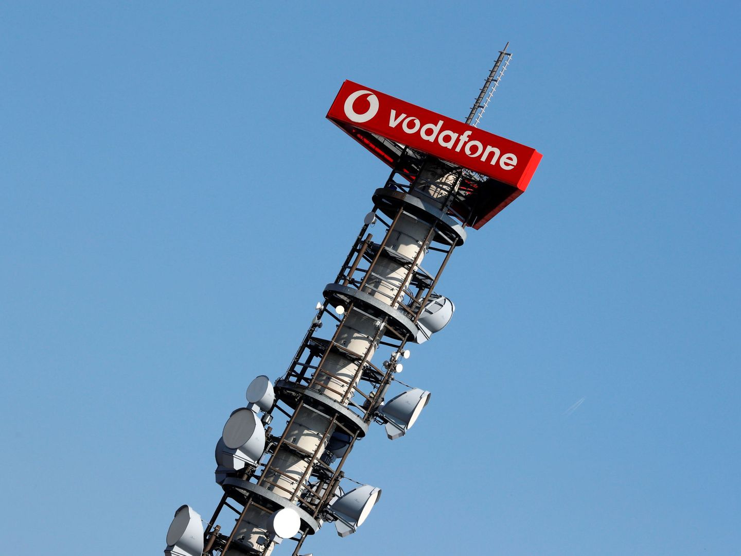 Different types of 4G, 5G and data radio relay antennas for mobile phone networks are pictured on a relay mast operated by Vodafone in Berlin, Germany April 8, 2019.     REUTERS Fabrizio Bensch