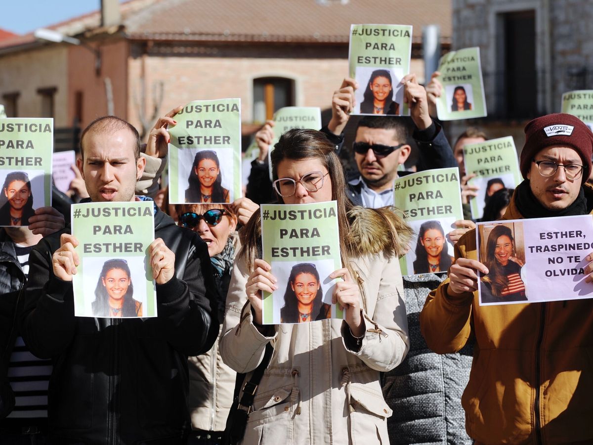Foto: Concentración celebrada para pedir justicia para Esther López. (EFE/Nacho Gallego)