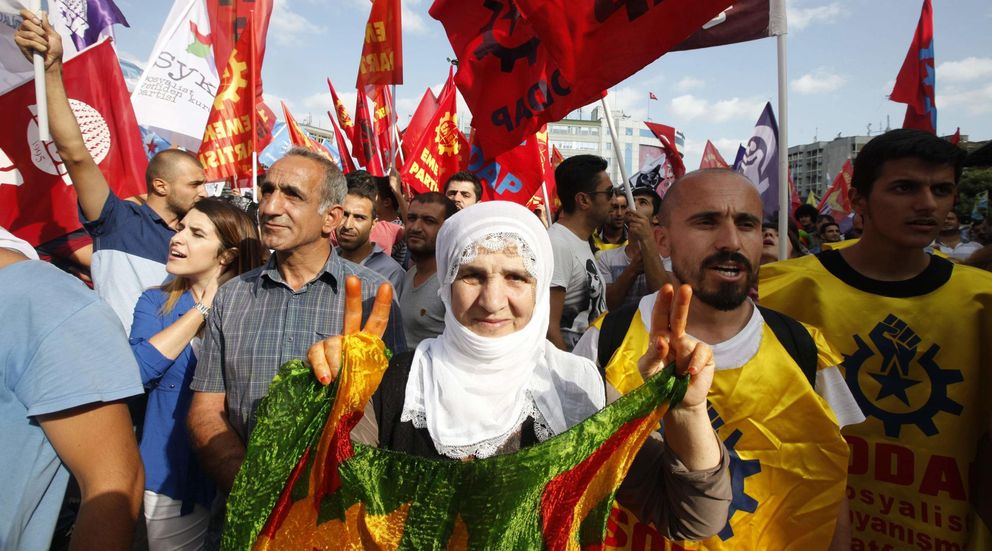 Manifestación pacífica en las calles de Estambul (Reuters)