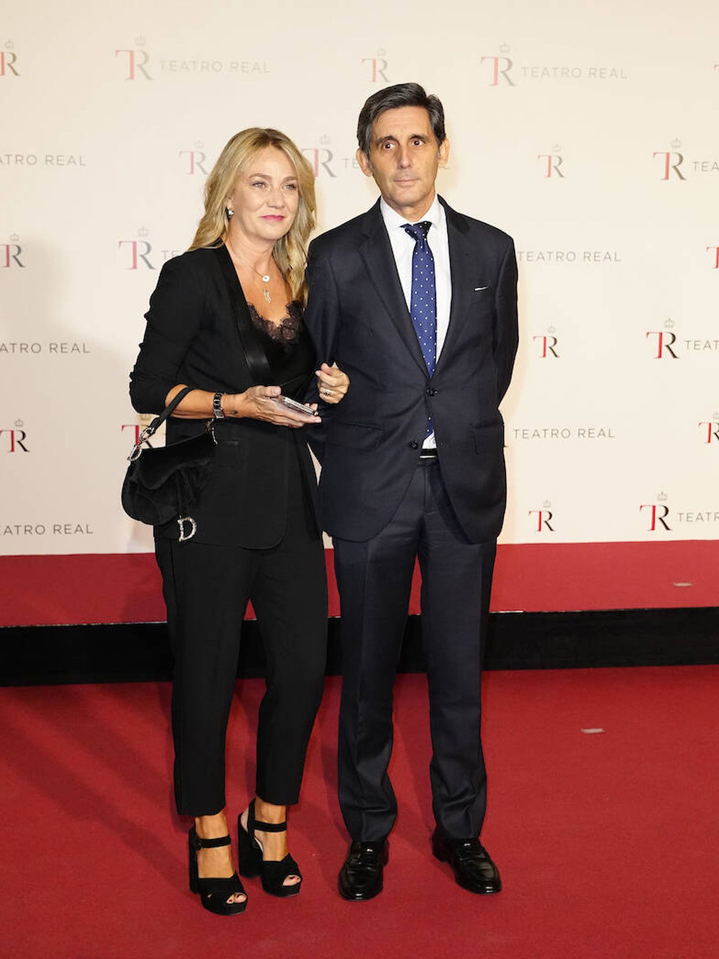 Cuqui Samaniego y Álvarez-Pallete asisten al estreno de la nueva temporada en el Teatro Real. (Limited Pictures)