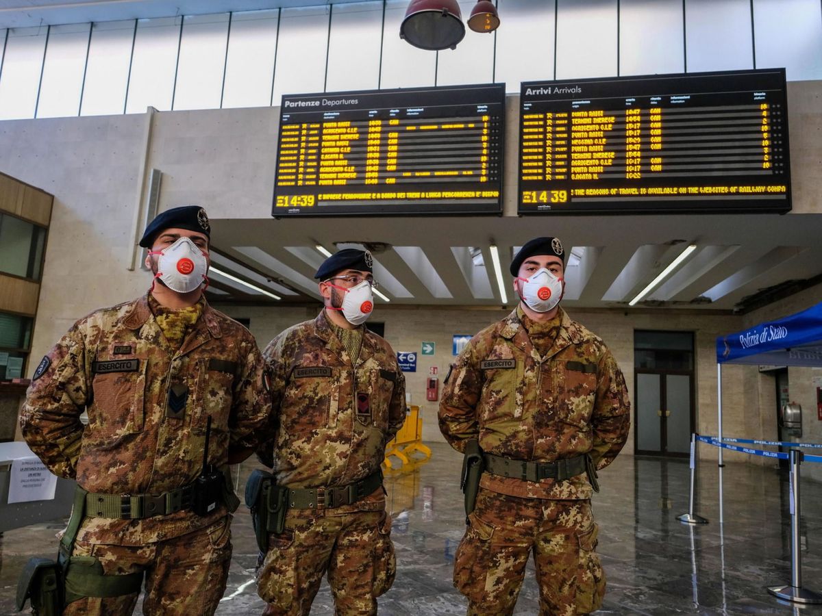 Foto: Soldados en la Estación de Palermo. (EFE)