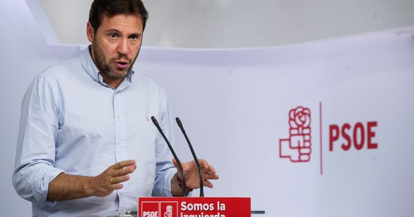 Foto: El portavoz del PSOE, Óscar Puente, durante una rueda de prensa. (EFE)