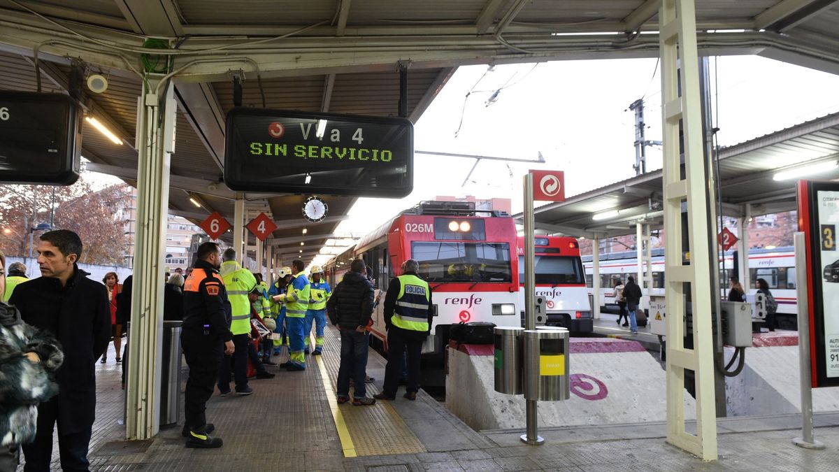 Caos en el Cercanías de Madrid por la rotura de una tubería en hora punta 