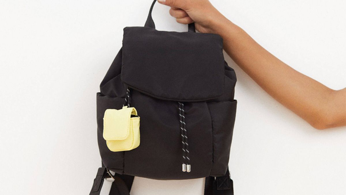 Necesitas esta mochila de Parfois porque es pequeña y muy práctica 