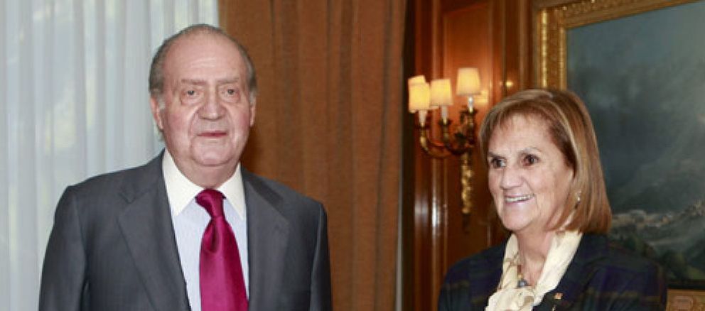 Foto: El Rey expresa a Núria de Gispert su interés por la crisis en Cataluña