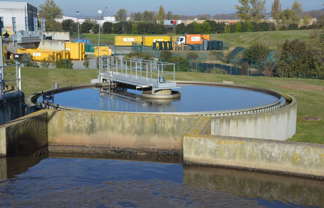 El tratamiento de las aguas residuales es otro de los puntos flacos de España a ojos de la Comisión Europea. EFE