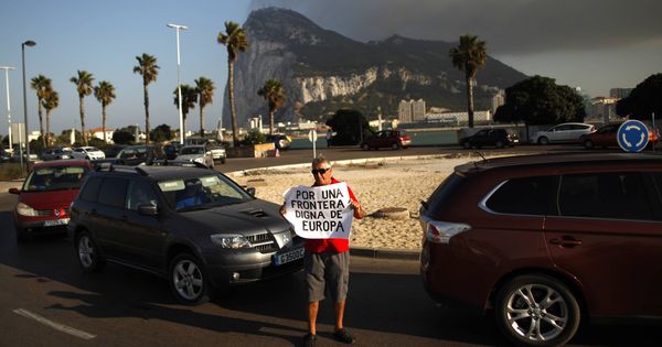 Foto: Protesta de la Asociación de Trabajadores Españoles en Gibraltar, en 2013. (Reuters)