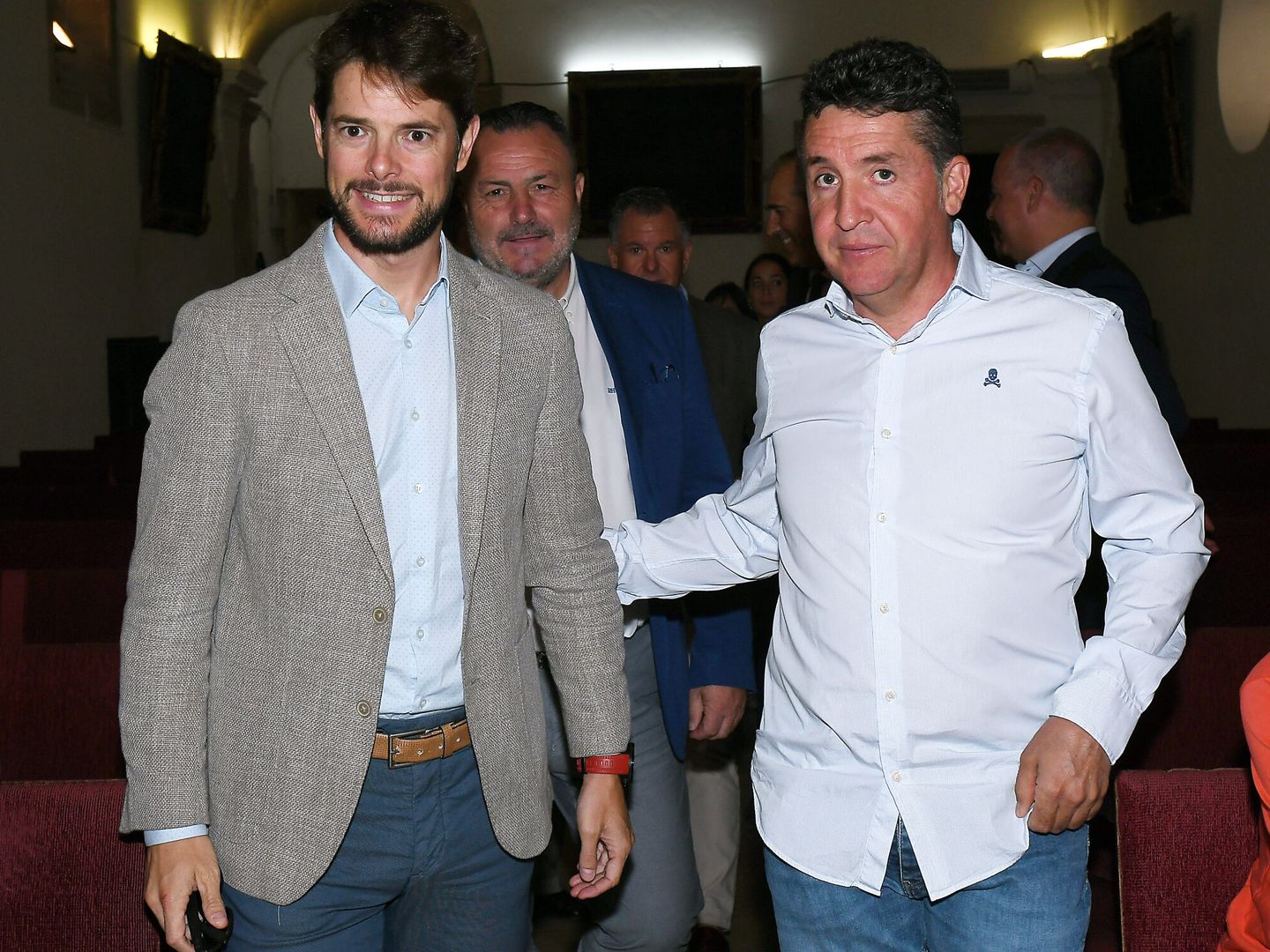 El presidente de la Fundación Deporte Joven del CSD, Félix Jordán de Urríes, con Carlos Sastre. (EFE/J. Casares) 
