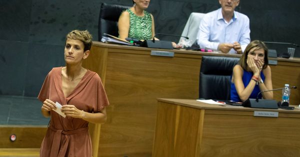 Foto: La socialista María Chivite en el Parlamento de Navarra. (EFE)