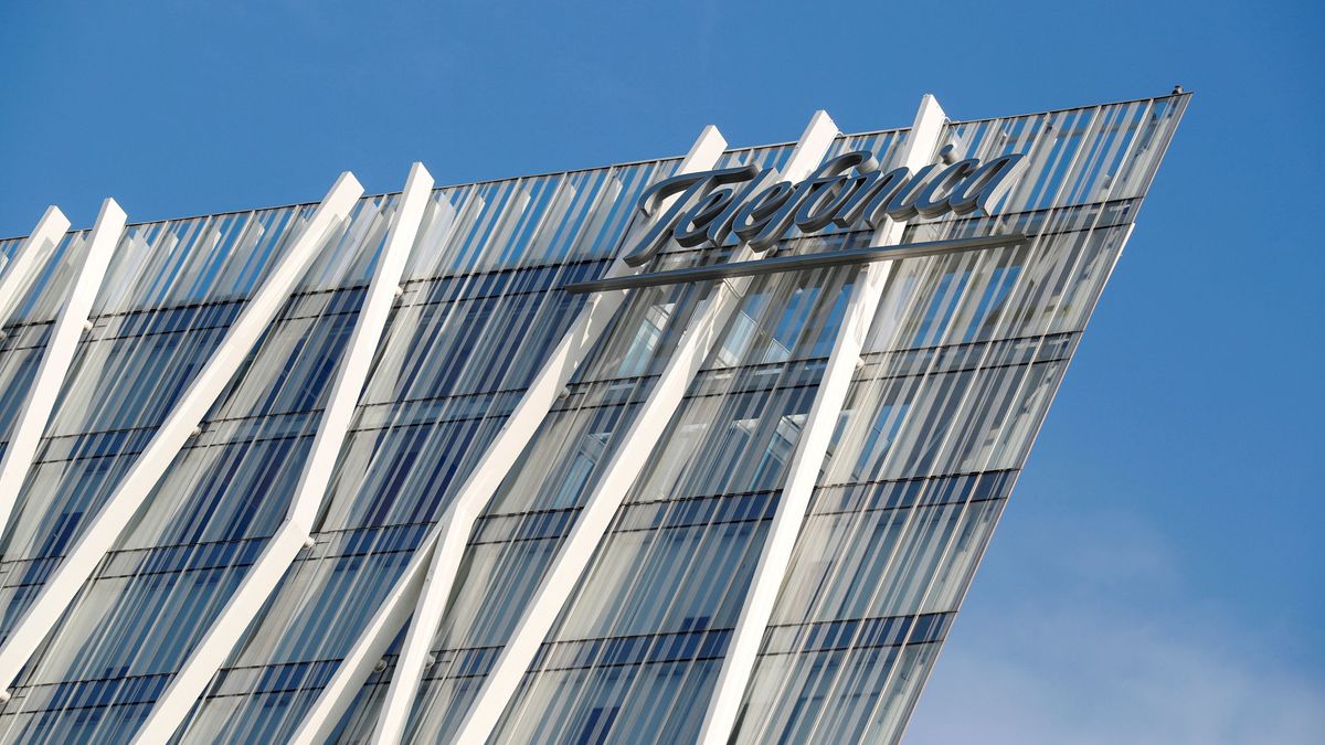 Telefónica contrata a Goldman para la venta de sus torres de telecomunicaciones