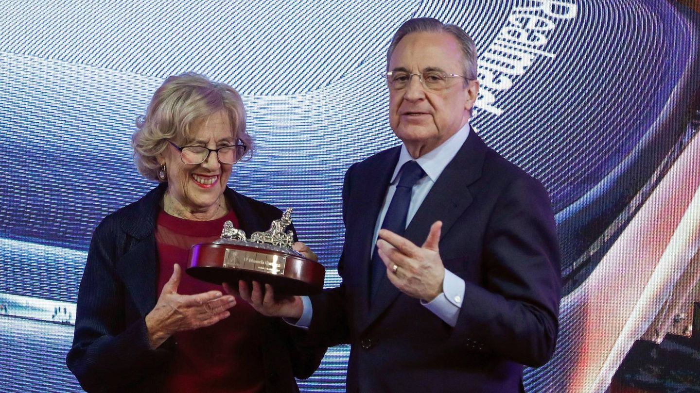 El presidente del Real Madrid, Florentino Pérez, y la alcaldesa de Madrid, Manuela Carmena. (EFE)