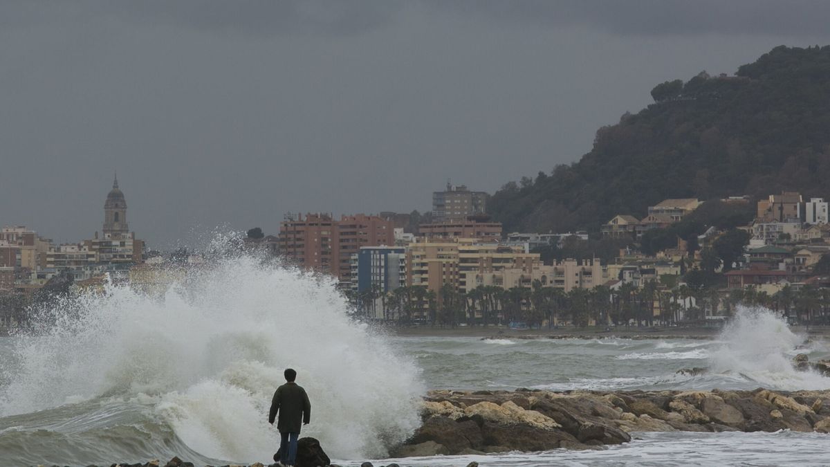 Otro parche más: las playas andaluzas ya están listas… hasta el próximo temporal