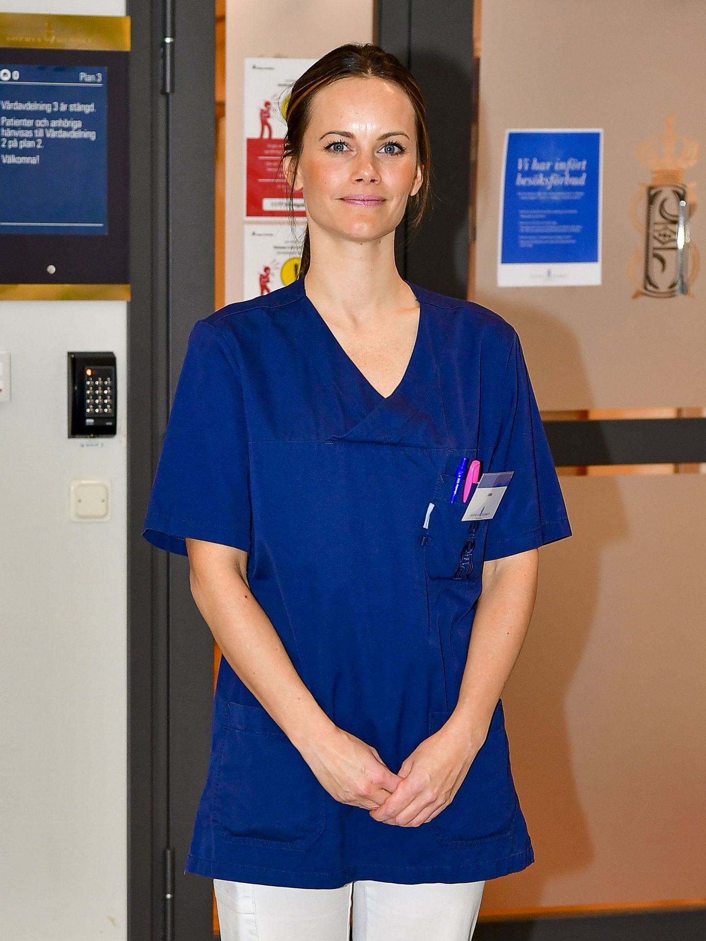Sofía de Suecia, durante su voluntariado en el hospital. (EFE)