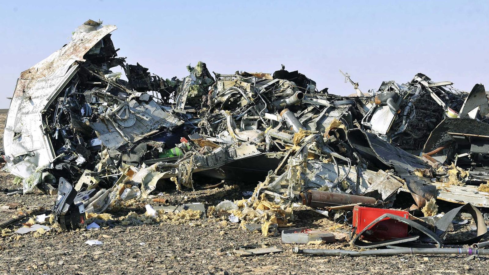 Foto: Restos del avión siniestrado el pasado sábado (EFE)