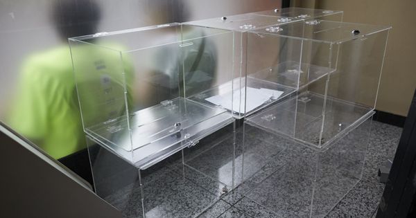 Foto: Urnas en el interior de la Asamblea Nacional Catalana. (EFE)