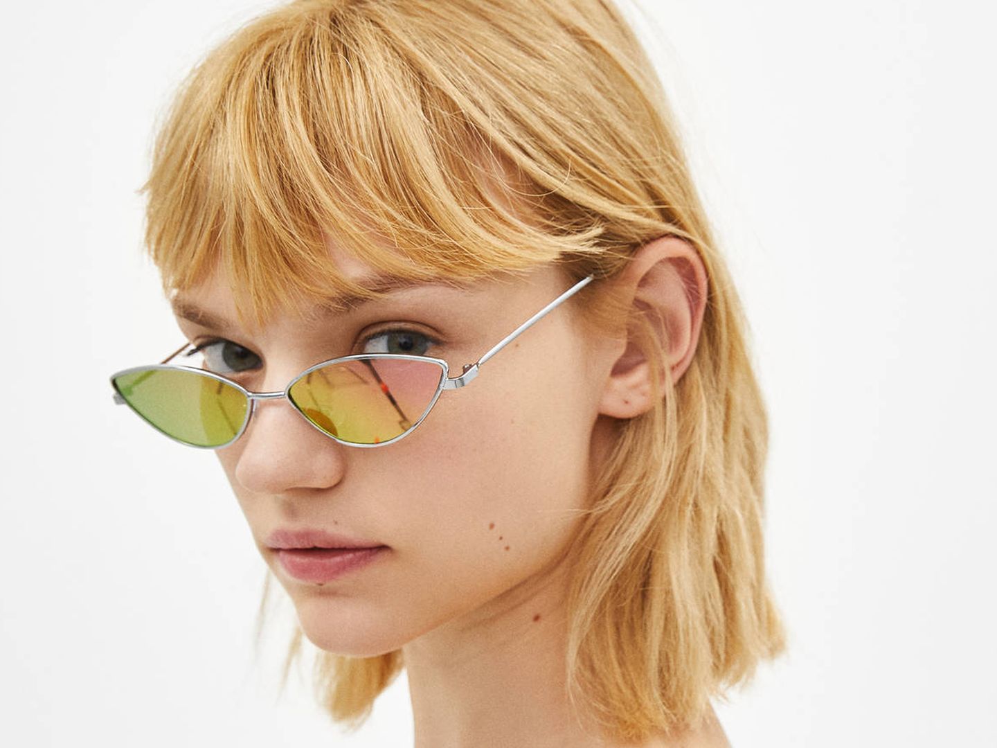 Gafas de sol con lentes espejo al 40% de descuento (5,99 euros).