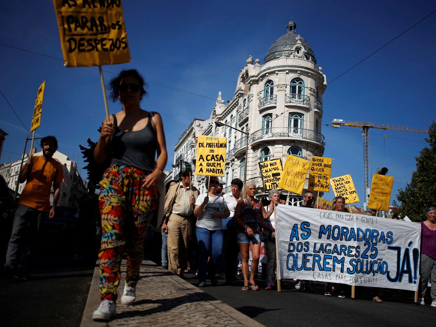 Manifestación en Lisboa contra los deshaucios y la subida de los precios de los alquileres (REUTERS)