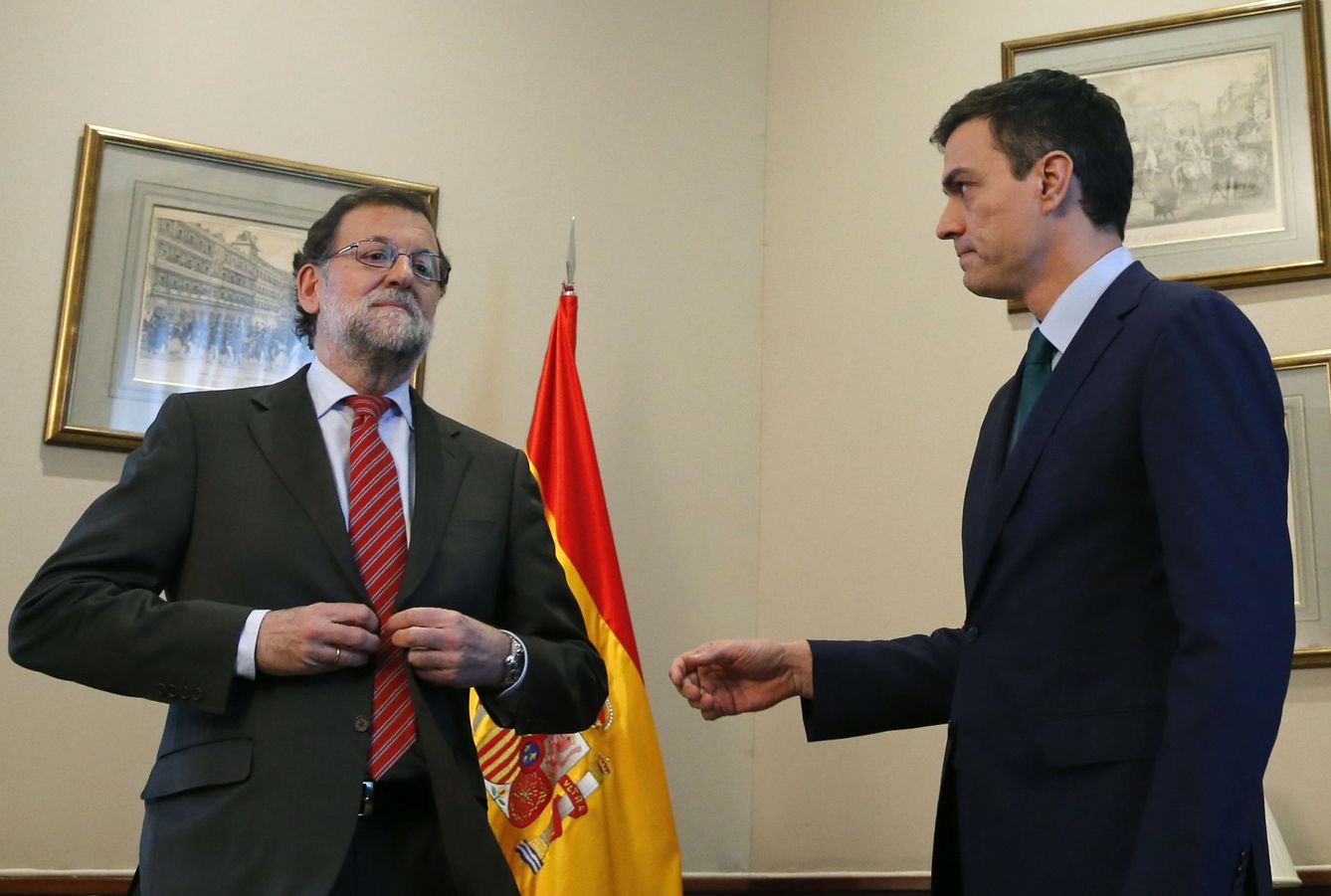 El presidente del Gobierno en funciones, Mariano Rajoy, y el secretario general del PSOE, Pedro Sánchez. (EFE)