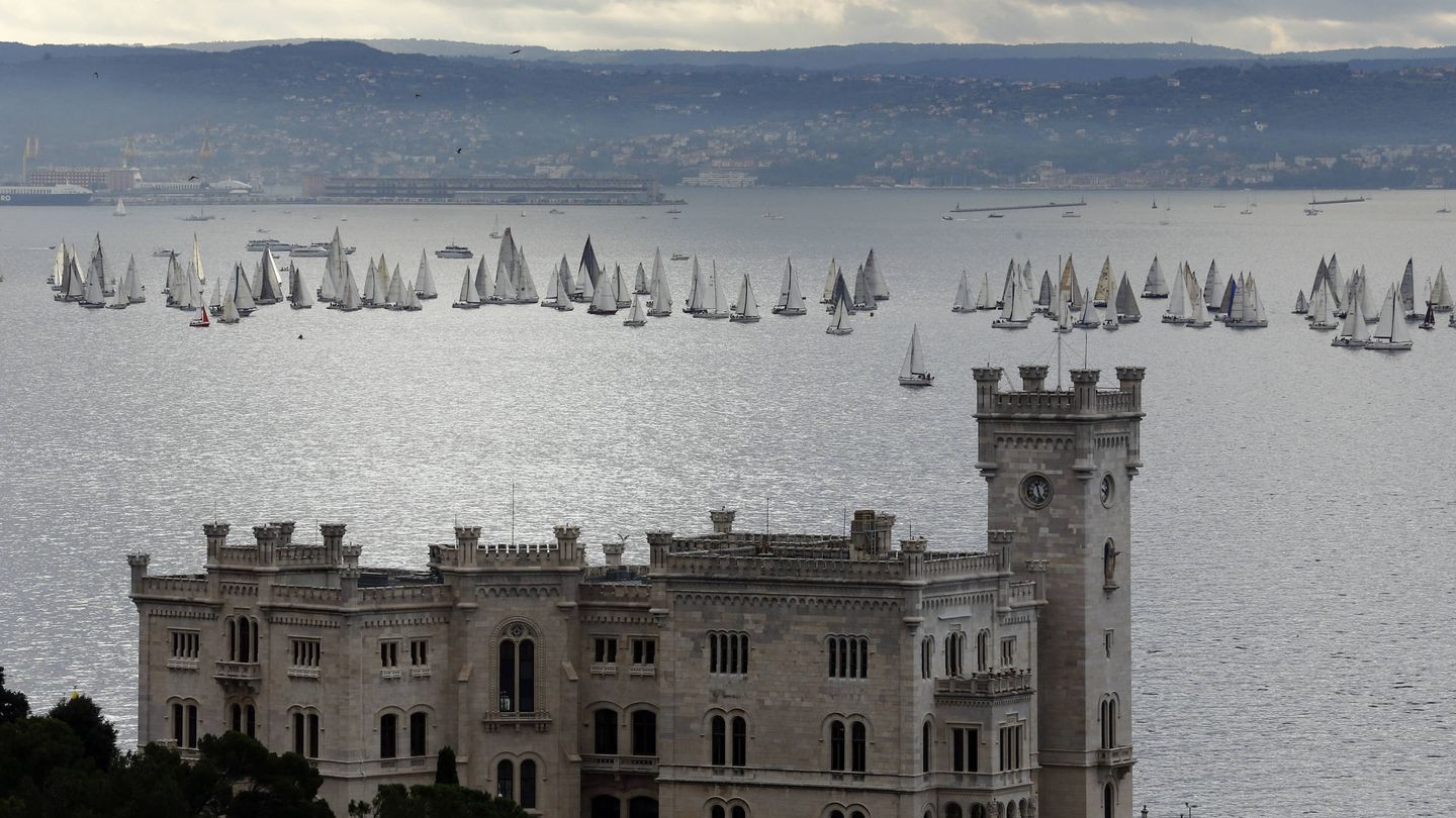 Vistas del puerto de Trieste durante la regata Barcolana celebrada anualmente. (Reuters)