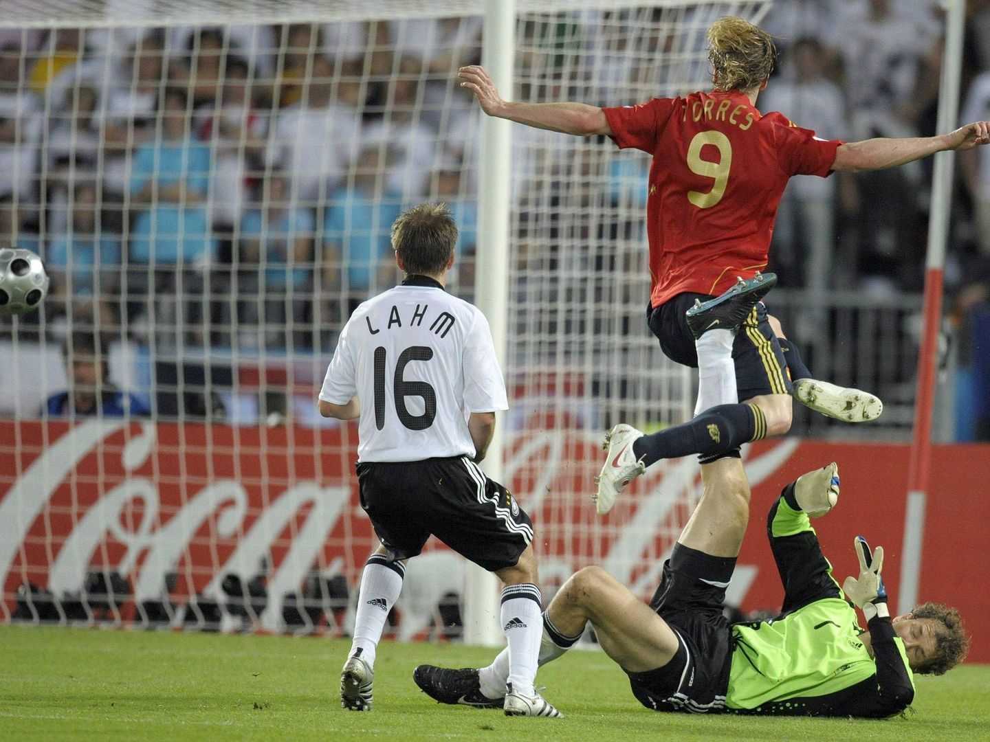 Fernando Torres marca el gol de la victoria en la final de la Eurocopa de 2008 (Efe)
